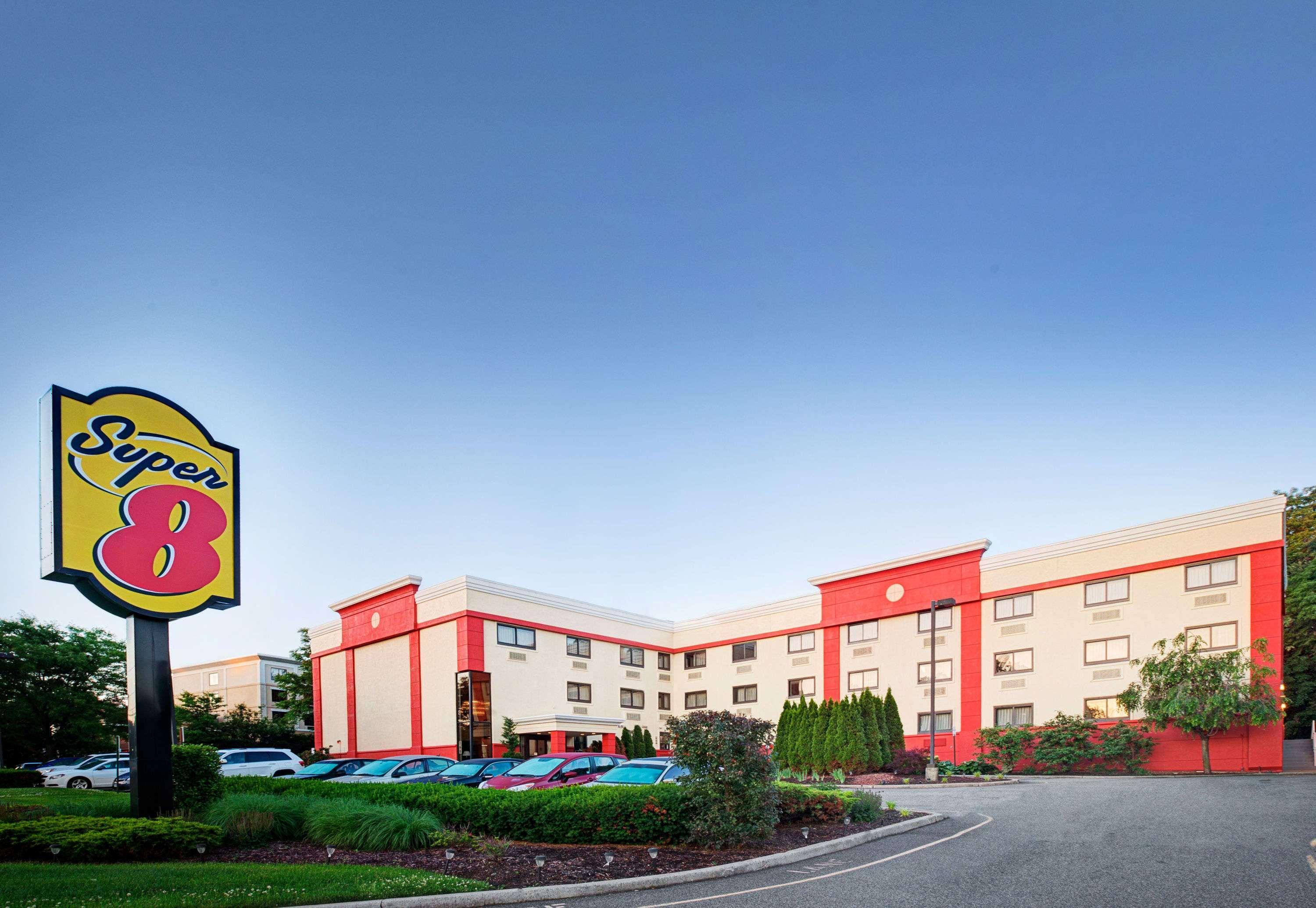 Super 8 By Wyndham Mahwah Hotell Exteriör bild