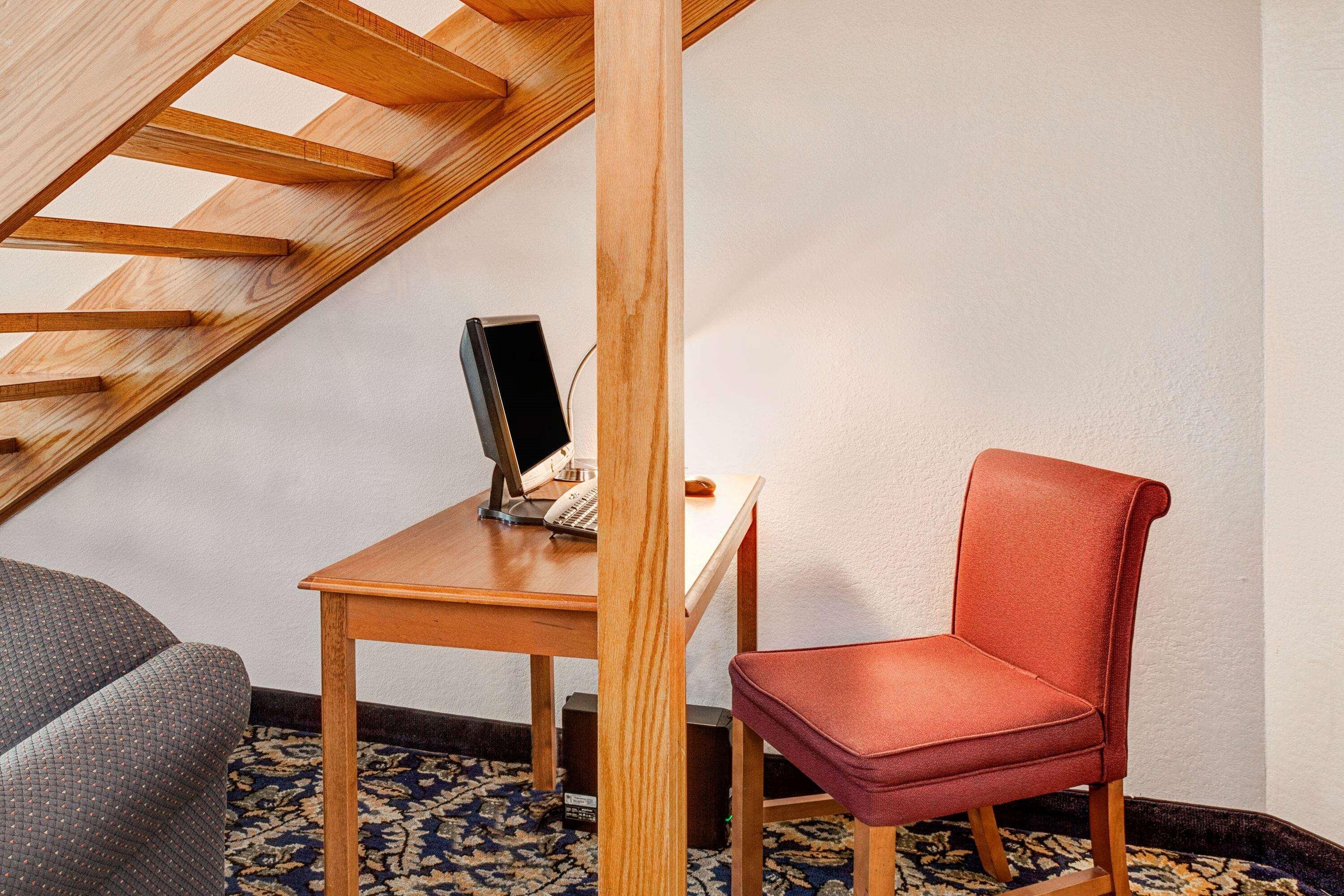 Super 8 By Wyndham Mahwah Hotell Exteriör bild